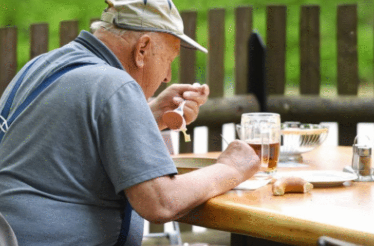 PREŠLI STE PEDESETU? Šta treba da izbegavate od namirnica